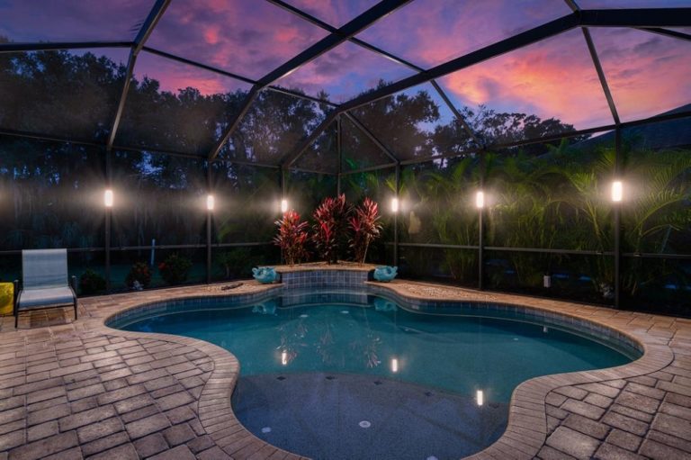 Elegant LED Lanai Lighting | Serving Central and North Florida